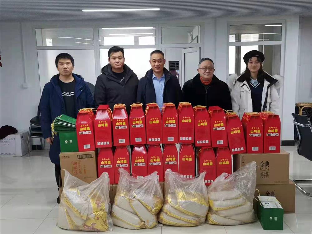 情牵小年送温暖 助力振兴暖民心 永利集团88304走访楚家庄帮扶村
